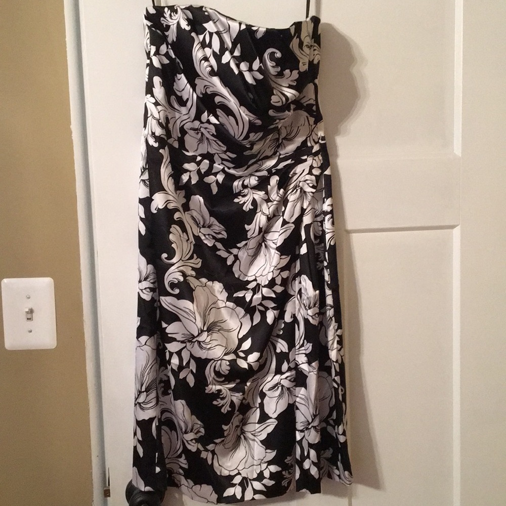 White House Black Market Strapless Dress